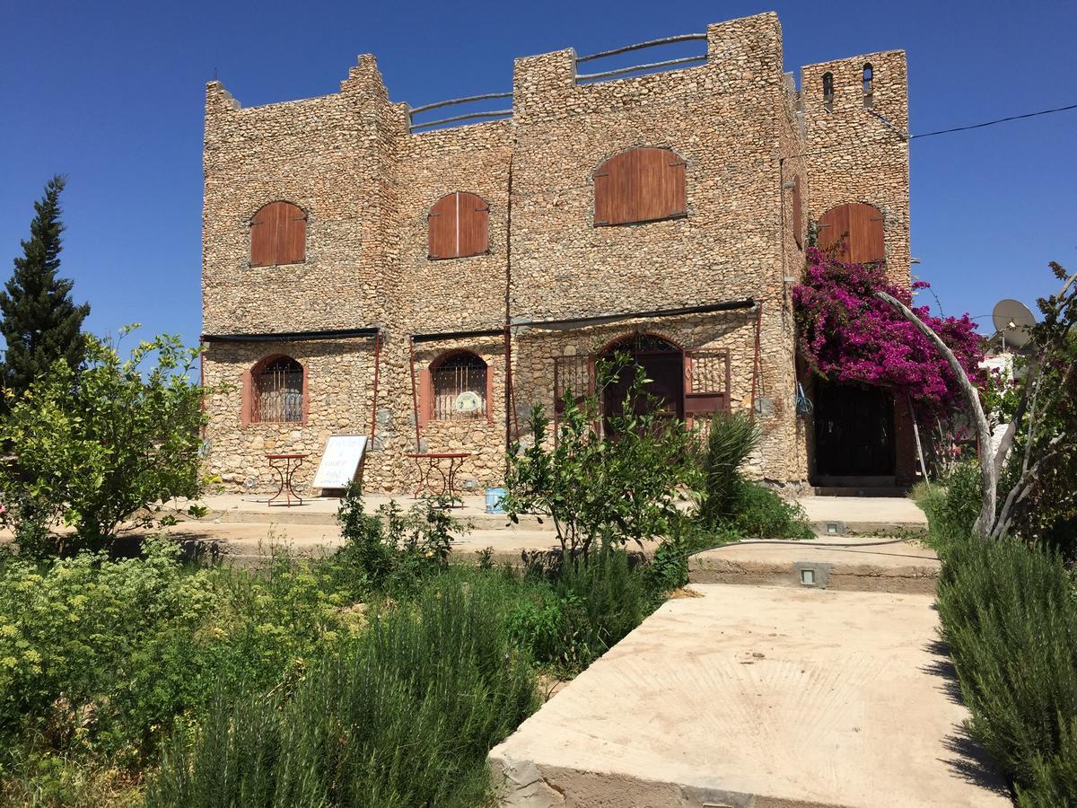 Hotel Aziki As-Sawíra Exteriér fotografie