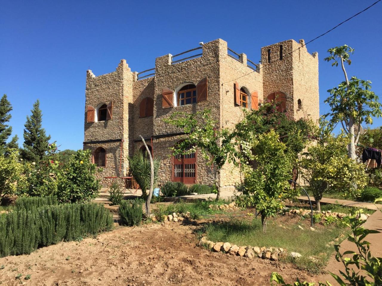 Hotel Aziki As-Sawíra Exteriér fotografie