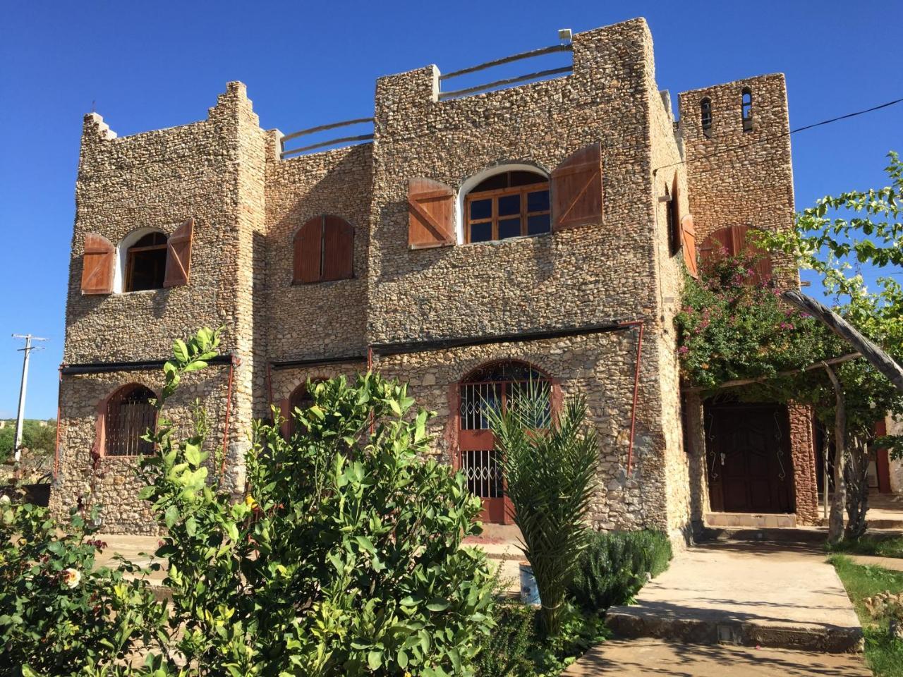 Hotel Aziki As-Sawíra Exteriér fotografie