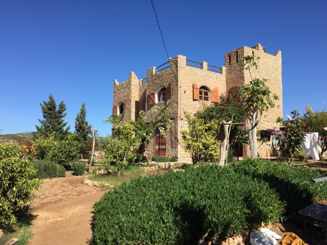Hotel Aziki As-Sawíra Exteriér fotografie